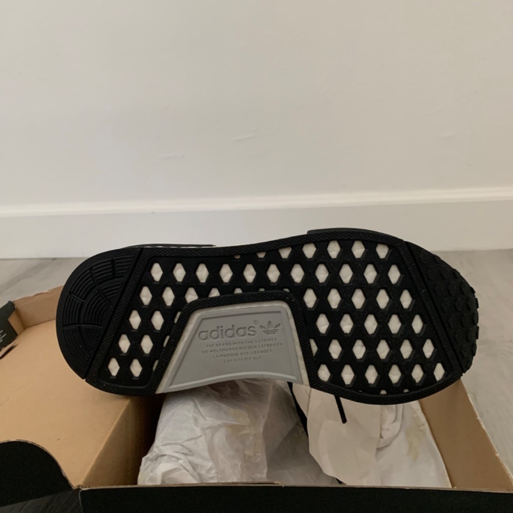 Adidas Women’s NMD R1 - Picture 4 of 4